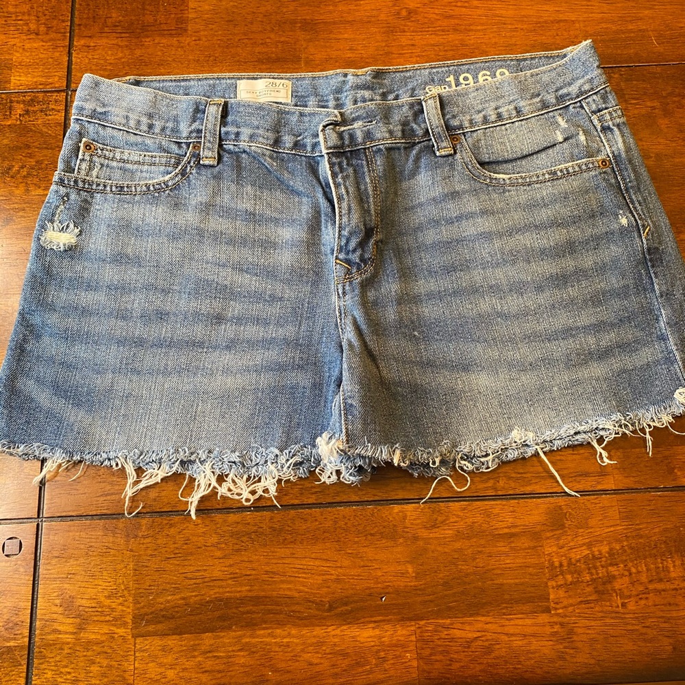 Gap Sexy boyfriend jean shorts